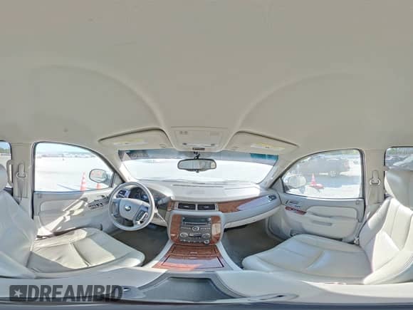 2010 Chevrolet Tahoe LT с VIN 1GNMCBE31AR210439, выставлен на аукционе Copart как лот 71150295 с пробегом 225 218 миль миль и Списание • Salvage title. История ставок и продаж доступна на DreamBid. Изображение 16.