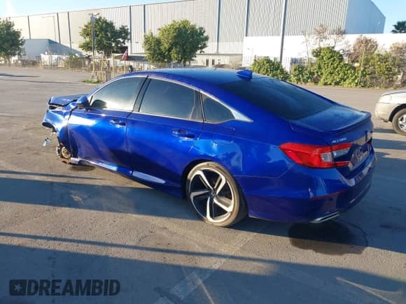 2019 Honda Accord Sport z VIN 1HGCV1F39KA083142, wystawiony jako IAAI lot #43494267 z przebiegiem 45 303 mil mil oraz . Historia ofert i sprzedaży dostępna na DreamBid. Obrazek 3.