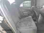 2012 Chrysler 300 S z VIN 2C3CCABG8CH198559, wystawiony jako Copart lot #63822875 z przebiegiem 146 873 mil mil oraz Szkoda całkowita • Salvage title. Historia ofert i sprzedaży dostępna na DreamBid. Obrazek 10.