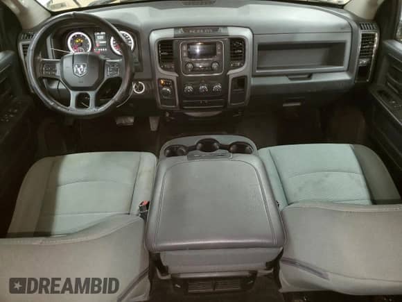 2016 Ram 1500 Tradesman z VIN 1C6RR6KG7GS268267, wystawiony jako Copart lot #88013285 z przebiegiem 204 592 mil mil oraz Szkoda całkowita • Salvage title. Historia ofert i sprzedaży dostępna na DreamBid. Obrazek 8.