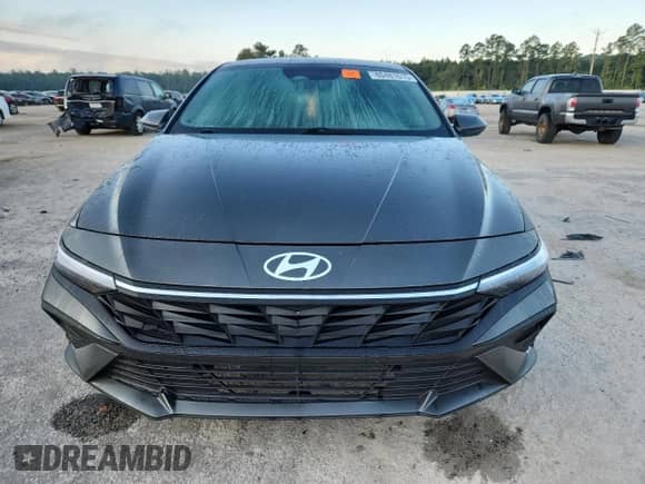 2024 Hyundai Elantra SE z VIN KMHLL4DG3RU772268, wystawiony jako Copart lot #80481615 z przebiegiem 45 837 mil mil oraz Szkoda całkowita • Salvage title. Historia ofert i sprzedaży dostępna na DreamBid. Obrazek 5.