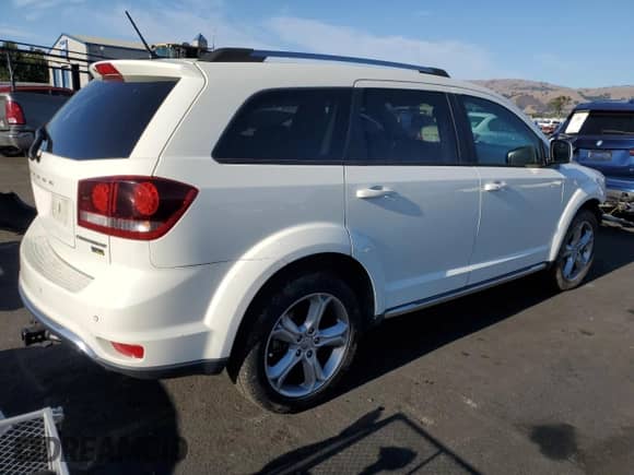 2017 Dodge Journey Crossroad Plus with VIN 3C4PDCGGXHT613958, listed as a Copart auction lot 85376105 with 89,551 mi miles and Salvage title. Bid and sale history available at DreamBid. Image 3.