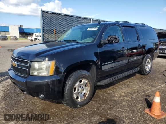 2013 Chevrolet Suburban LT с VIN 1GNSKJE79DR235536, выставлен на аукционе Copart как лот 41865805 с пробегом 231 576 миль миль и Чистый • Clean title. История ставок и продаж доступна на DreamBid. Изображение 1.