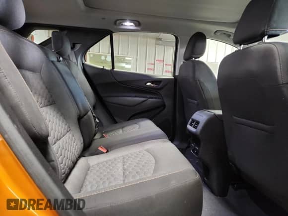 2018 Chevrolet Equinox LT z VIN 2GNAXSEV5J6127648, wystawiony jako Copart lot #87206715 z przebiegiem 106 625 mil mil oraz Nie do naprawy • Non repairable. Historia ofert i sprzedaży dostępna na DreamBid. Obrazek 11.