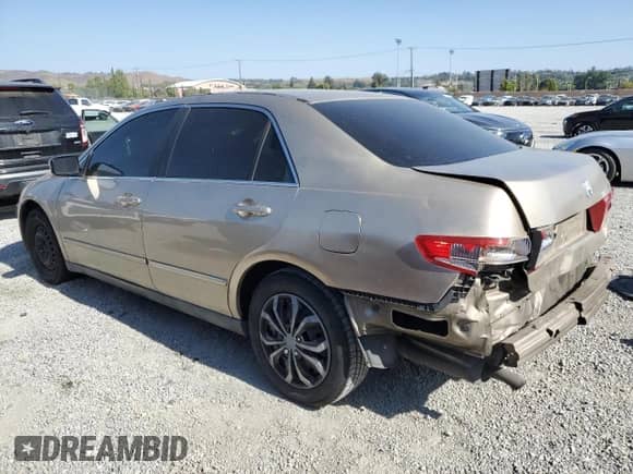 2003 Honda Accord LX с VIN 1HGCM66363A015527, выставлен на аукционе Copart как лот 60977685 с пробегом 219 554 миль миль и Списание • Salvage title. История ставок и продаж доступна на DreamBid. Изображение 2.
