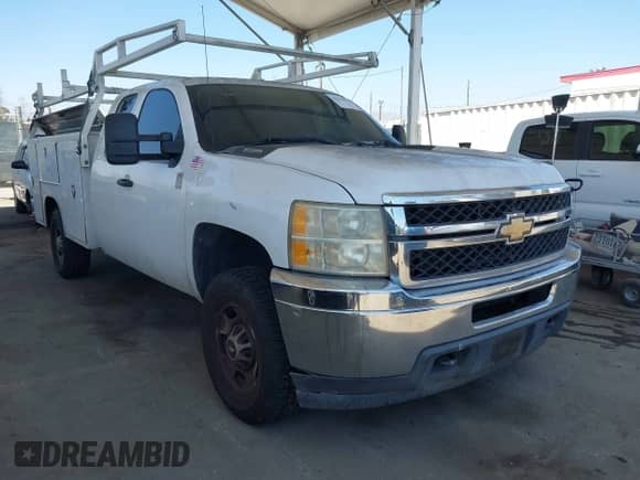 2011 Chevrolet Silverado 2500HD with VIN 1GB2KVCG9BZ313513, listed as a IAAI auction lot 42517972 with 209,577 mi miles and . Bid and sale history available at DreamBid. Image 1.
