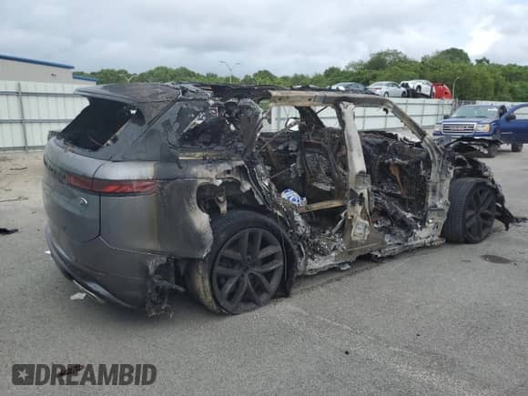 2023 Land Rover Range Rover Sport SE Dynamic with VIN SAL1L9FU8PA149344, listed as a Copart auction lot 62961245 with Not provided miles and Salvage title. Bid and sale history available at DreamBid. Image 3.