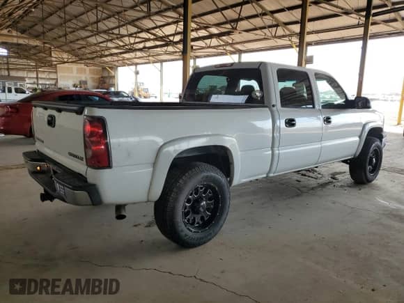 2005 Chevrolet Silverado 1500HD LS с VIN 1GCGK13UX5F890220, выставлен на аукционе Copart как лот 71564445 с пробегом 221 907 миль миль и Чистый • Clean title. История ставок и продаж доступна на DreamBid. Изображение 3.