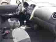 2015 Nissan Note SV z VIN 3N1CE2CP0FL422397, wystawiony jako IAAI lot #42629065 z przebiegiem 95 597 mil mil oraz . Historia ofert i sprzedaży dostępna na DreamBid. Obrazek 5.