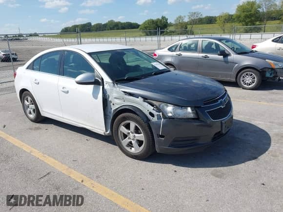 2016 Chevrolet Cruze LT с VIN 1G1PE5SB2G7216809, выставлен на аукционе IAAI как лот 43103206 с пробегом 169 915 миль миль и . История ставок и продаж доступна на DreamBid. Изображение 1.