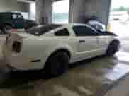 2007 Ford Mustang GT Deluxe z VIN 1ZVFT82H975335304, wystawiony jako Copart lot #67806895 z przebiegiem 77 475 mil mil oraz Szkoda całkowita • Salvage title. Historia ofert i sprzedaży dostępna na DreamBid. Obrazek 3.