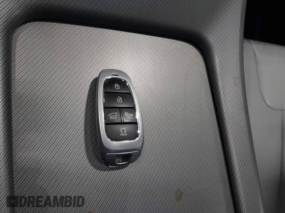 2025 Hyundai Palisade SEL Premium z VIN KM8R4DGEXSU829735, wystawiony jako IAAI lot #42816892 z przebiegiem 12 899 mil mil oraz . Historia ofert i sprzedaży dostępna na DreamBid. Obrazek 11.