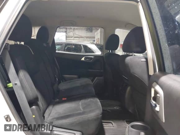 2014 Nissan Pathfinder SV with VIN 5N1AR2MM0EC631755, listed as a IAAI auction lot 43318101 with 288,061 mi miles and . Bid and sale history available at DreamBid. Image 8.