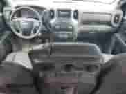 2020 Chevrolet Silverado 1500 Work Truck z VIN 1GCRWAEF7LZ343719, wystawiony jako Copart lot #58968395 z przebiegiem 122 411 mil mil oraz Szkoda całkowita • Salvage title. Historia ofert i sprzedaży dostępna na DreamBid. Obrazek 8.