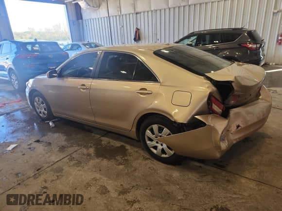 2011 Toyota Camry LE z VIN 4T1BF3EK3BU709094, wystawiony jako Copart lot #85317415 z przebiegiem 106 586 mil mil oraz Nie do naprawy • Non repairable. Historia ofert i sprzedaży dostępna na DreamBid. Obrazek 2.