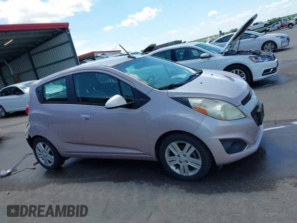2013 Chevrolet Spark LS с VIN KL8CA6S91DC556565, выставлен на аукционе IAAI как лот 42598306 с пробегом 109 725 миль миль и . История ставок и продаж доступна на DreamBid. Изображение 14.