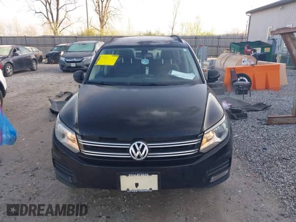 2017 Volkswagen Tiguan S с VIN WVGAV7AX2HK000023, выставлен на аукционе IAAI как лот 41971308 с пробегом 112 350 миль миль и . История ставок и продаж доступна на DreamBid. Изображение 13.