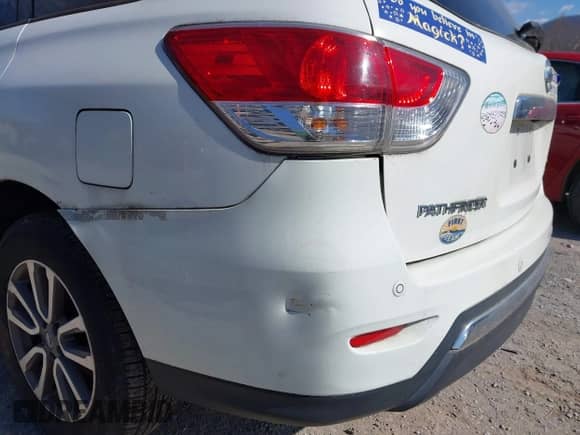 2016 Nissan Pathfinder Platinum with VIN 5N1AR2MM9GC619719, listed as a IAAI auction lot 41897461 with 137,184 mi miles and . Bid and sale history available at DreamBid. Image 21.