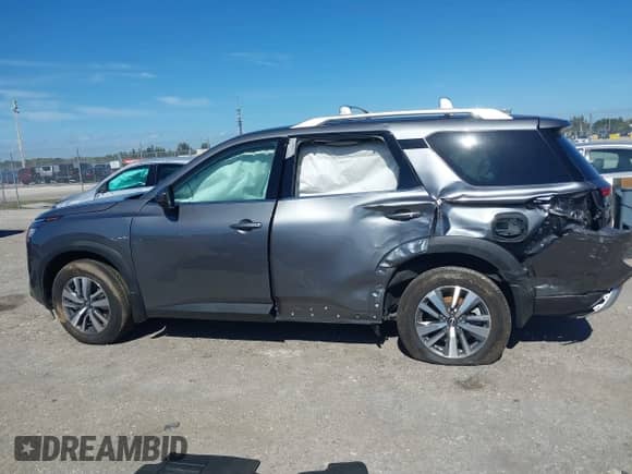 2024 Nissan Pathfinder SL z VIN 5N1DR3CA9RC315609, wystawiony jako IAAI lot #41431524 z przebiegiem 2 518 mil mil oraz . Historia ofert i sprzedaży dostępna na DreamBid. Obrazek 14.