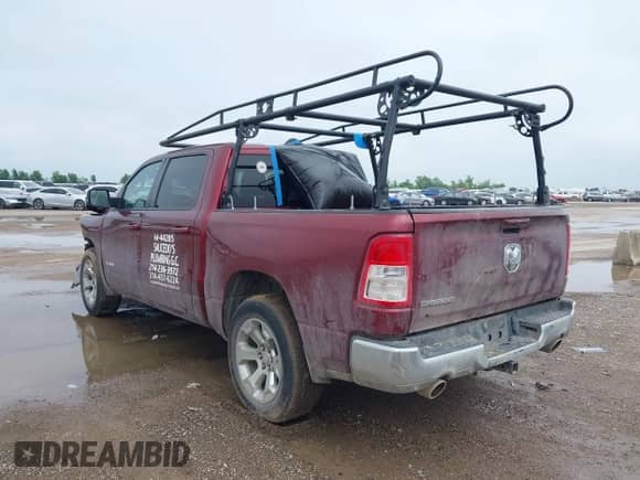 2022 Ram 1500 Big Horn z VIN 1C6RREFT4NN119974, wystawiony jako IAAI lot #42162712 z przebiegiem 123 724 mil mil oraz . Historia ofert i sprzedaży dostępna na DreamBid. Obrazek 3.