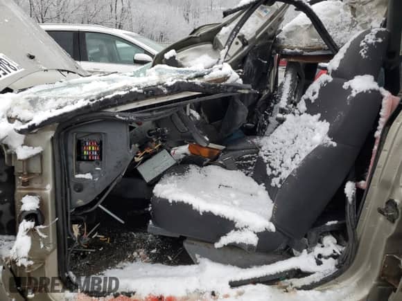 2003 Chevrolet Blazer LS с VIN 1GNCS13X63K129026, выставлен на аукционе Copart как лот 84567954 с пробегом Не указан миль и Списание • Salvage title. История ставок и продаж доступна на DreamBid. Изображение 7.