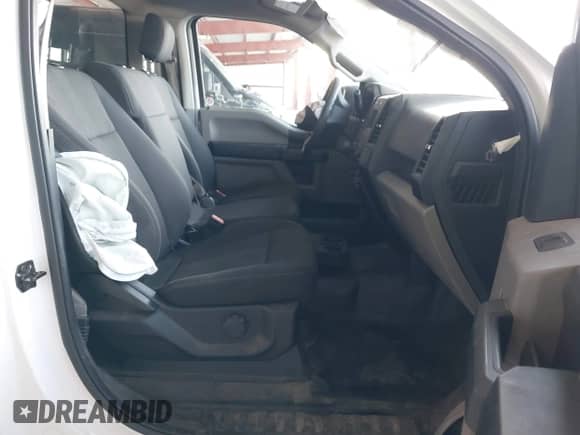 2019 Ford F-150 XL с VIN 1FTMF1C5XKKD38963, выставлен на аукционе IAAI как лот 41643653 с пробегом 96 987 миль миль и . История ставок и продаж доступна на DreamBid. Изображение 5.