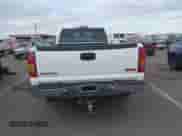 2001 GMC Sierra 1500 SLE z VIN 1GTEC19T01E209579, wystawiony jako IAAI lot #41559767 z przebiegiem 268 789 mil mil oraz . Historia ofert i sprzedaży dostępna na DreamBid. Obrazek 16.