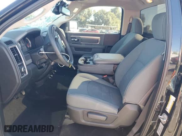 2016 Ram 1500 Express с VIN 3C6JR6AT0GG331373, выставлен на аукционе Copart как лот 71874935 с пробегом 33 837 миль миль и Списание • Salvage title. История ставок и продаж доступна на DreamBid. Изображение 7.