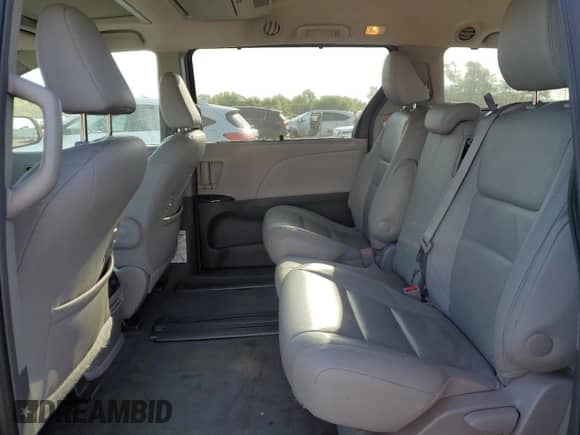 2017 Toyota Sienna XLE with VIN 5TDYZ3DC7HS899401, listed as a Copart auction lot 80454085 with 75,197 mi miles and Salvage title. Bid and sale history available at DreamBid. Image 11.