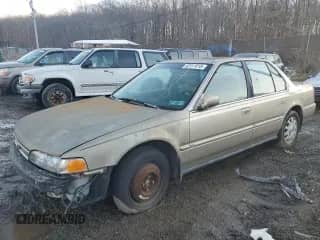 1993 Honda Accord с VIN JHMCB7683PC007187, выставлен на аукционе Copart как лот 42311515 с пробегом 131 995 миль миль и Списание • Salvage title. История ставок и продаж доступна на DreamBid. Изображение 1.