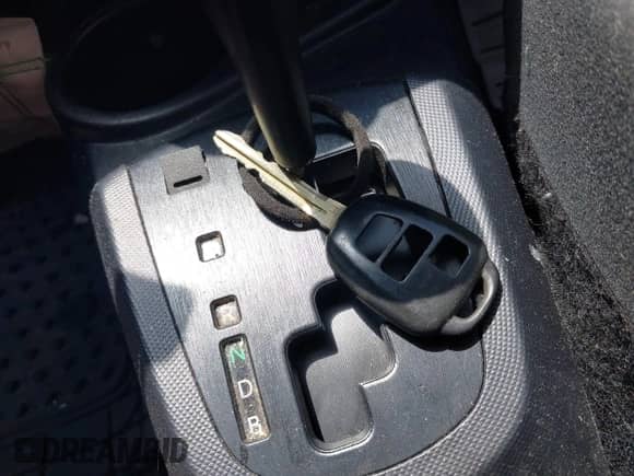 2016 Toyota Prius One z VIN JTDKDTB38G1134958, wystawiony jako IAAI lot #42396085 z przebiegiem 70 280 mil mil oraz . Historia ofert i sprzedaży dostępna na DreamBid. Obrazek 11.