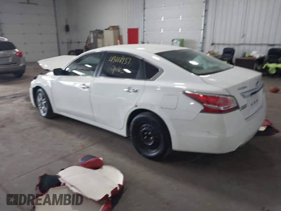 2015 Nissan Altima SL with VIN 1N4AL3AP4FC284285, listed as a IAAI auction lot 43218937 with 202,954 mi miles and . Bid and sale history available at DreamBid. Image 3.