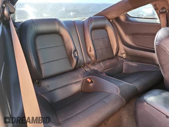 2017 Ford Mustang GT z VIN 1FA6P8CF2H5272235, wystawiony jako Copart lot #82162045 z przebiegiem 83 940 mil mil oraz Szkoda całkowita • Salvage title. Historia ofert i sprzedaży dostępna na DreamBid. Obrazek 10.