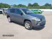 2013 Jeep Compass Sport z VIN 1C4NJCBA3DD265990, wystawiony jako IAAI lot #42644318 z przebiegiem 130 092 mil mil oraz . Historia ofert i sprzedaży dostępna na DreamBid. Obrazek 1.