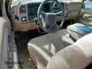 1998 GMC Sierra 1500 с VIN 2GTEC19R1W1548297, выставлен на аукционе Copart как лот 81727085 с пробегом 180 906 миль миль и Списание • Salvage title. История ставок и продаж доступна на DreamBid. Изображение 8.