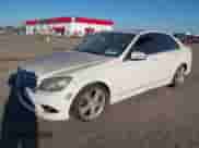 2011 Mercedes-Benz C 300 Sport z VIN WDDGF5EB9BR151590, wystawiony jako IAAI lot #43416188 z przebiegiem 204 563 mil mil oraz . Historia ofert i sprzedaży dostępna na DreamBid. Obrazek 2.