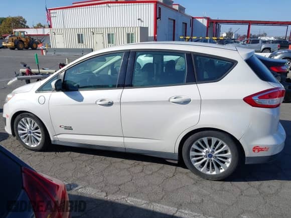 2017 Ford C-Max SE с VIN 1FADP5EU8HL105696, выставлен на аукционе IAAI как лот 43397565 с пробегом 180 134 миль миль и . История ставок и продаж доступна на DreamBid. Изображение 14.