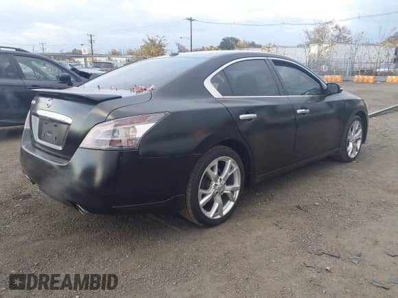 2012 Nissan Maxima SV z VIN 1N4AA5AP4CC852726, wystawiony jako IAAI lot #43572307 z przebiegiem 240 849 mil mil oraz . Historia ofert i sprzedaży dostępna na DreamBid. Obrazek 4.