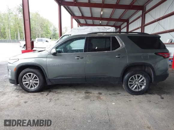 2022 Chevrolet Traverse LT Cloth z VIN 1GNEVGKW5NJ133220, wystawiony jako IAAI lot #42224191 z przebiegiem 97 309 mil mil oraz . Historia ofert i sprzedaży dostępna na DreamBid. Obrazek 14.