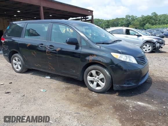 2014 Toyota Sienna L with VIN 5TDZK3DC8ES463757, listed as a IAAI auction lot 42915919 with 95,252 mi miles and . Bid and sale history available at DreamBid. Image 1.