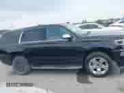 2017 Chevrolet Tahoe Premier z VIN 1GNSCCKC4HR209927, wystawiony jako IAAI lot #42299663 z przebiegiem 124 417 mil mil oraz . Historia ofert i sprzedaży dostępna na DreamBid. Obrazek 13.