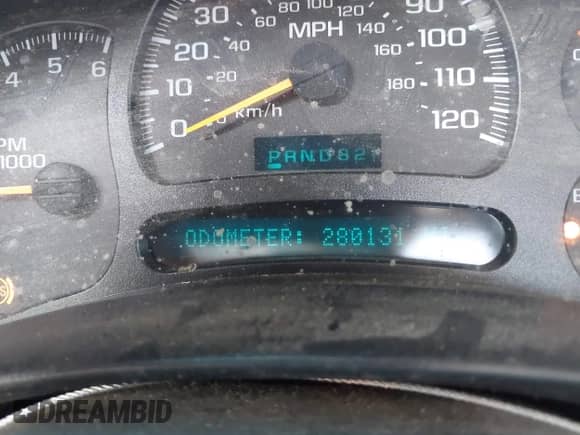 2005 Chevrolet Silverado 3500 z VIN 1GBHK34U15E296155, wystawiony jako IAAI lot #42293305 z przebiegiem 280 131 mil mil oraz . Historia ofert i sprzedaży dostępna na DreamBid. Obrazek 15.