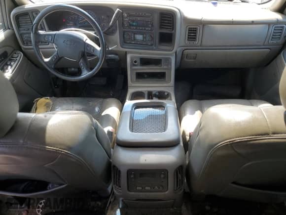 2005 Chevrolet Silverado 3500 SRW LT с VIN 1GCHK332X5F904678, выставлен на аукционе Copart как лот 56480865 с пробегом 214 863 миль миль и Списание • Salvage title. История ставок и продаж доступна на DreamBid. Изображение 8.