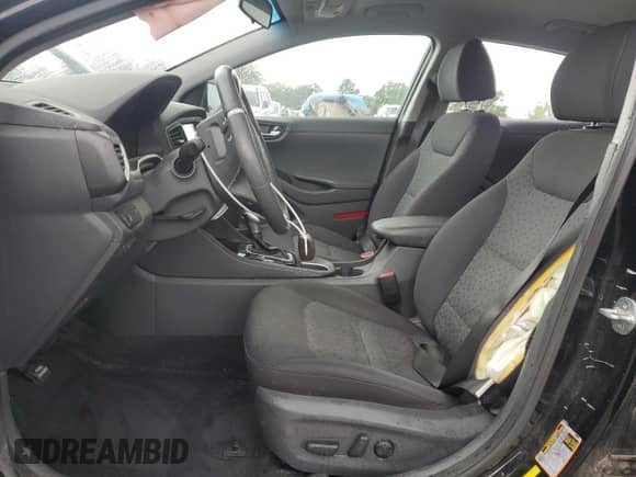 2017 Hyundai Ioniq SEL с VIN KMHC75LC5HU057371, выставлен на аукционе Copart как лот 63263525 с пробегом 100 060 миль миль и Списание • Salvage title. История ставок и продаж доступна на DreamBid. Изображение 7.
