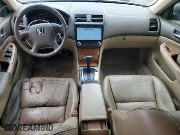 2004 Honda Accord EX с VIN 1HGCM56844A100390, выставлен на аукционе Copart как лот 65558185 с пробегом 212 945 миль миль и Списание • Salvage title. История ставок и продаж доступна на DreamBid. Изображение 8.