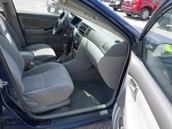 2004 Toyota Corolla CE с VIN 1NXBR32E94Z299443, выставлен на аукционе IAAI как лот 43233686 с пробегом Не указан миль и . История ставок и продаж доступна на DreamBid. Изображение 5.