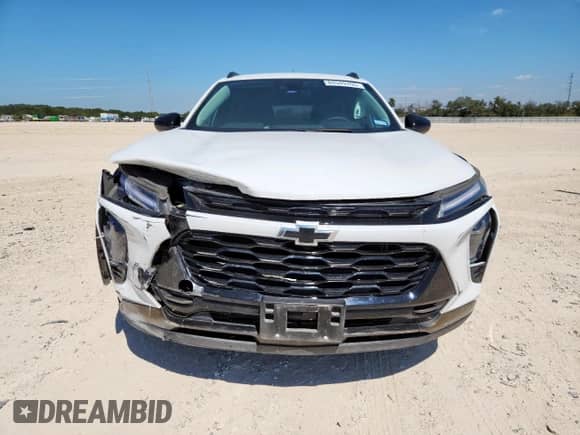 2025 Chevrolet Trax ACTIV with VIN KL77LKEP6SC043523, listed as a Copart auction lot 84549705 with 36,102 mi miles and Salvage title. Bid and sale history available at DreamBid. Image 5.