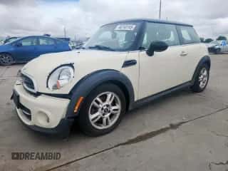 2013 MINI Hardtop with VIN WMWSU3C51DT678229, listed as a Copart auction lot 60745145 with 89,549 mi miles and Salvage title. Bid and sale history available at DreamBid. Image 1.