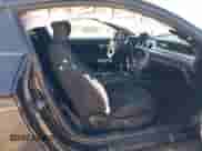 2017 Ford Mustang GT z VIN 1FA6P8CF6H5275932, wystawiony jako IAAI lot #42812292 z przebiegiem 62 411 mil mil oraz . Historia ofert i sprzedaży dostępna na DreamBid. Obrazek 5.