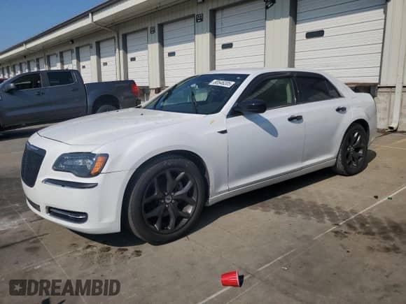 2012 Chrysler 300 C с VIN 2C3CCAET2CH242581, выставлен на аукционе Copart как лот 80546205 с пробегом 129 180 миль миль и Списание • Salvage title. История ставок и продаж доступна на DreamBid. Изображение 1.